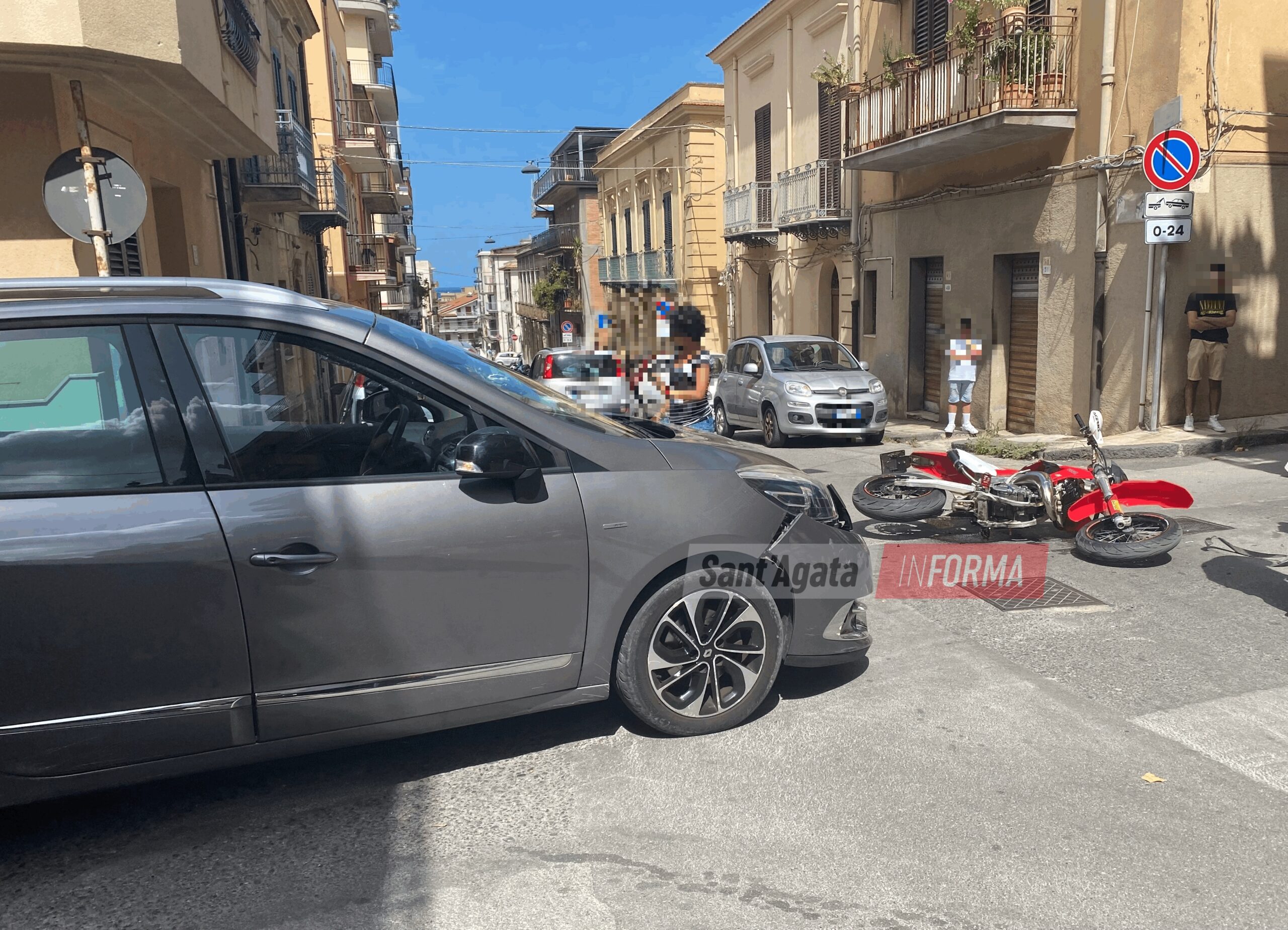 Incidente In Via Cairoli Lievi Ferite Ed Escoriazioni Per Un Giovane Motociclista Santagata